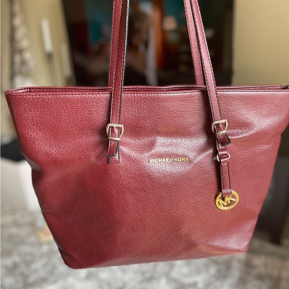Michael Kors Burgundy Leather Tote NWOT old money red - Picture 2 of 2